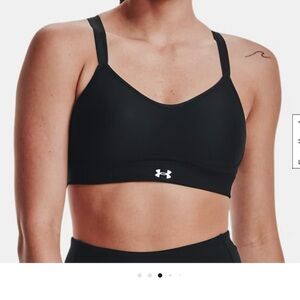 Under Armour Women's Sleek Black Sports Bra